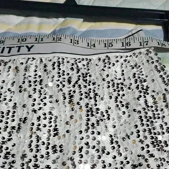 Hello Kitty sequin skirt 1X - Picture 8 of 9